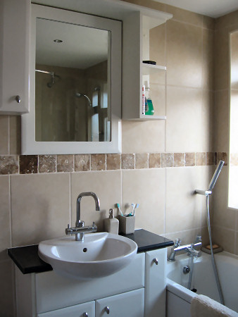 Sink, vanity unit, wallunit and mirror