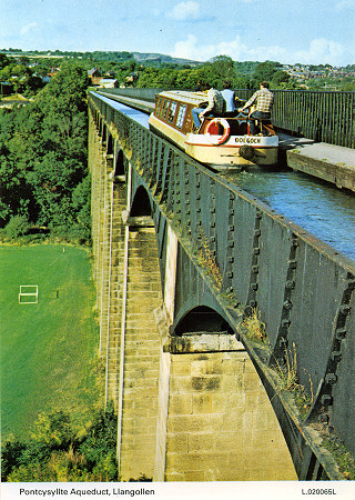 Good guidebook view of Pontcysyllte Aqueduct