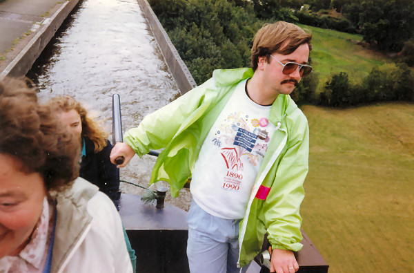 Jim steering over Pontcysyllte Aqueduct